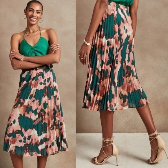 Banana Republic Factory Dresses & Skirts - Banana Republic Factory▪️Pleated Midi Skirt in Teal Luster
